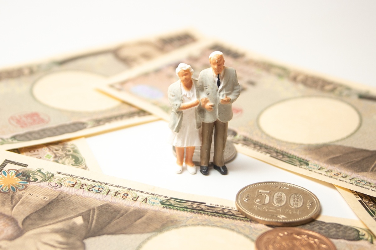【必見】夫婦二人の老後は5,000万円必要？「必要額の出し方」と不足時の対処・貯め方
