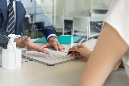 葬儀後の手続きリスト！親や家族が亡くなった際の必要書類や期限を解説