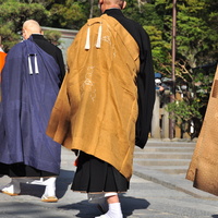 お坊様が葬儀・法事・法要時着用する僧侶衣服を１4種類一式 必読】法衣と袈裟の違いとは？色が示す意味や種類について正しく理解