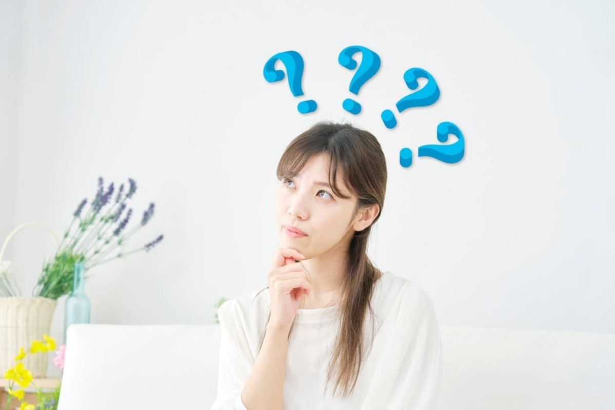 残クレとローンがどっちがお得か考える女性