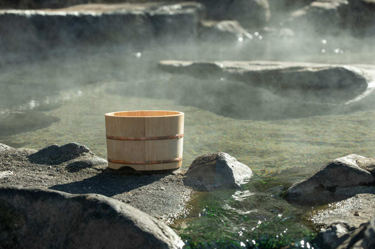露天風呂と桶