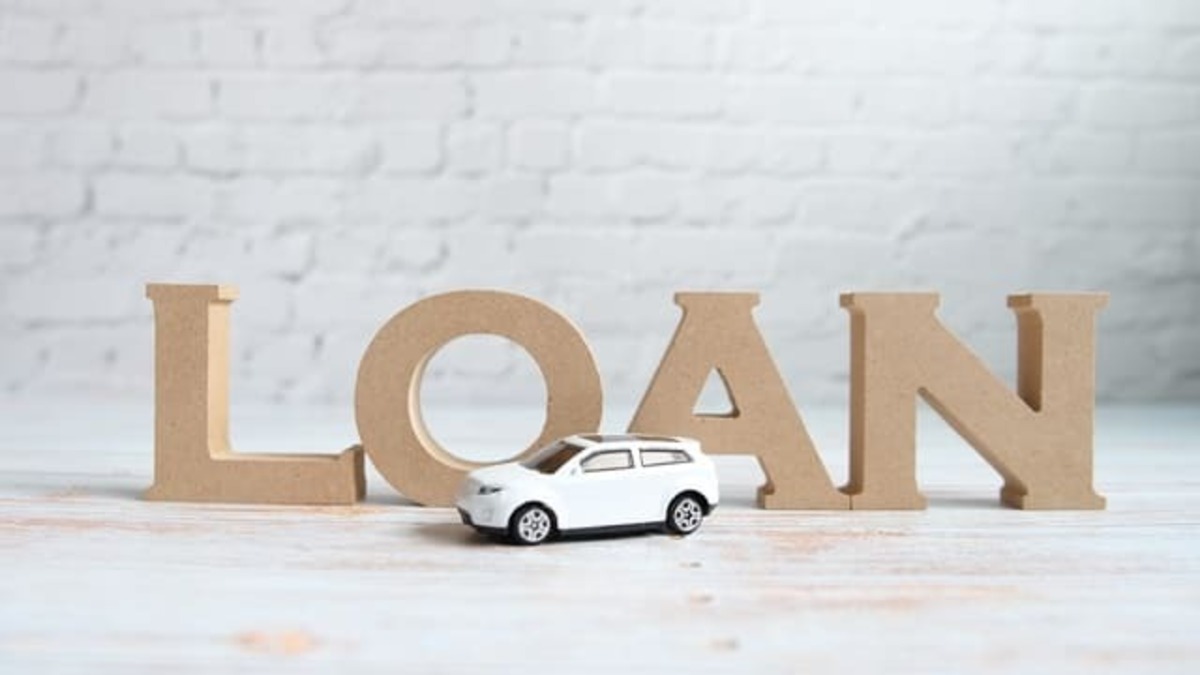 ローンのブロックと車