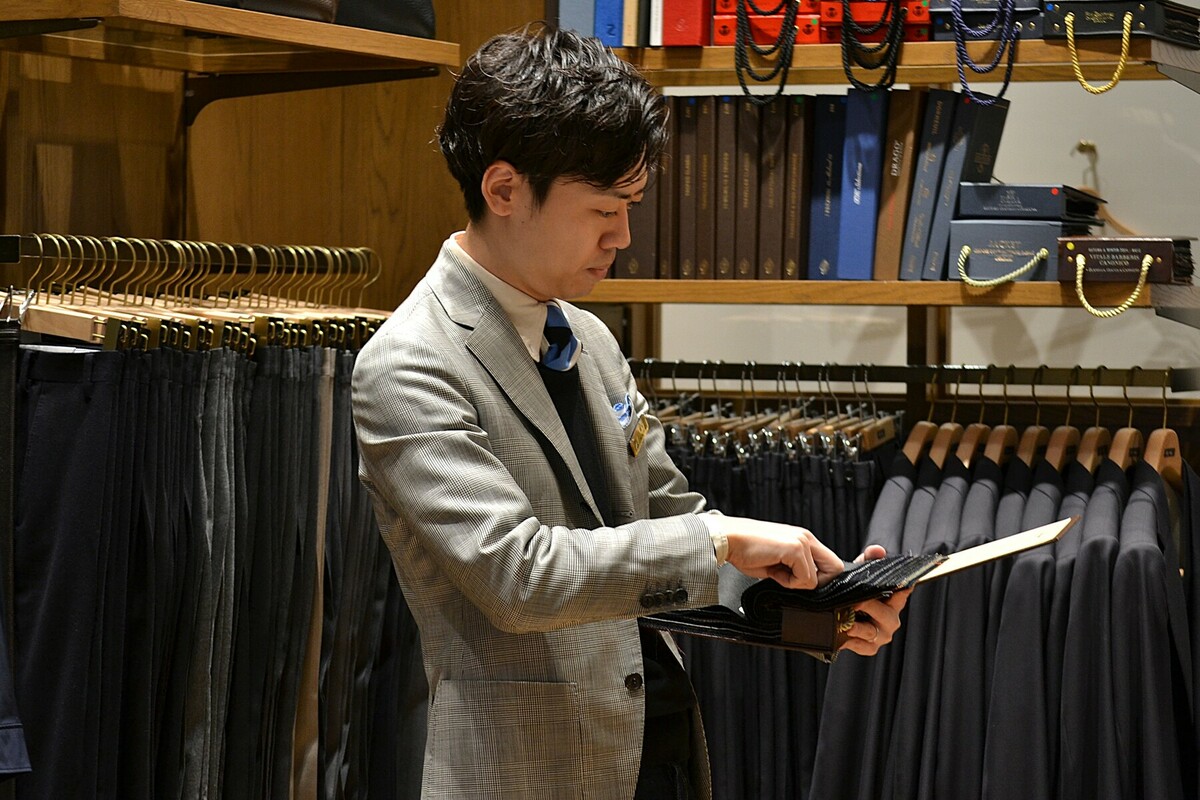 スーツオーダー】八重洲スタッフオススメの生地紹介 | 読む、鎌倉シャツ