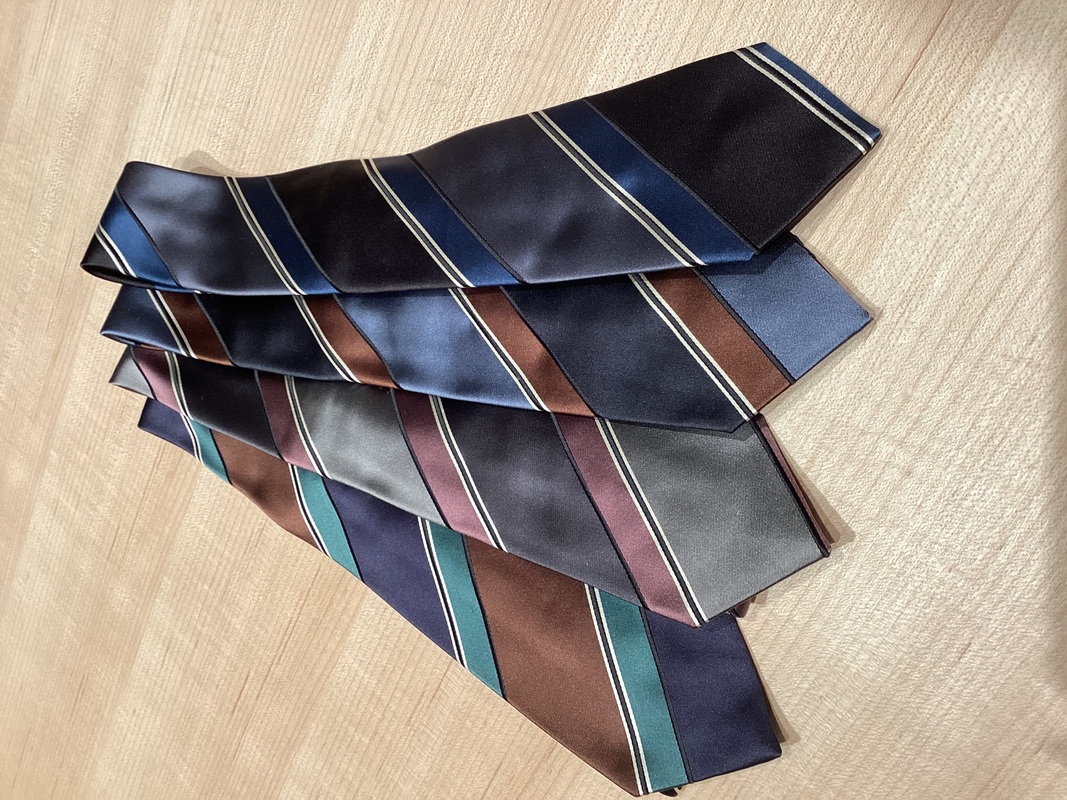 レジメンタルネクタイ