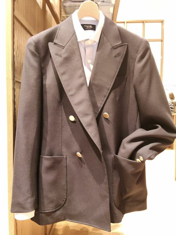 ストレッチシャツとジャケット