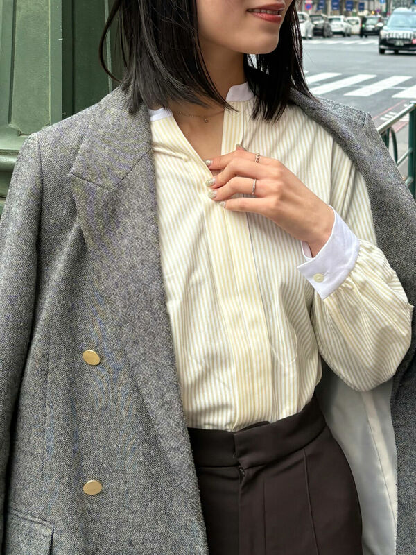 ブラウス上半身