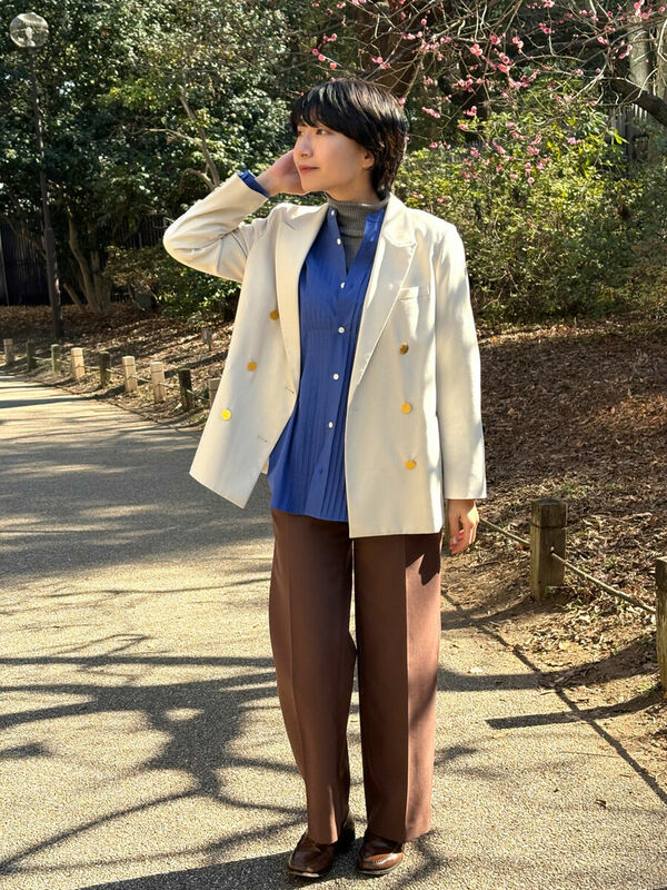 ピンタックシャツ全身