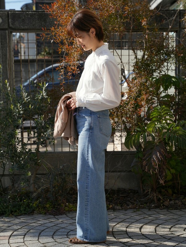 フリルブラウス × ブルーデニム②
