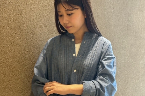 ユニセックス】 シャンブレーピンタックシャツ | 読む、鎌倉シャツ