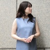 リネンのワンピースで風合い良く上品に